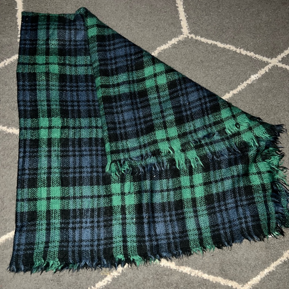 Modcloth Tartan Blue & Green Plaid Fringed Blanket Scarf 55"×55"